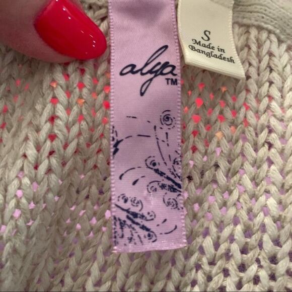 Alya gray round neck sweater with brown elbow patches. Size S‎ - Picture 5 of 11